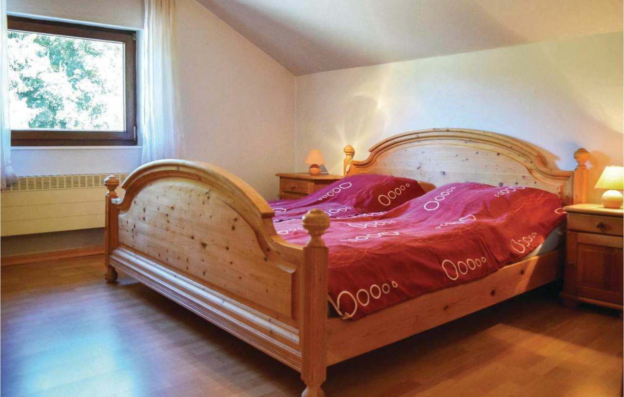 Cozy Home In Sellerich With Kitchen Екстериор снимка