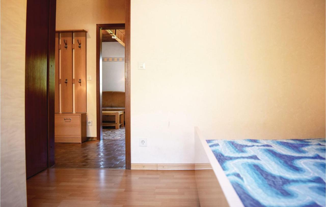 Cozy Home In Sellerich With Kitchen Екстериор снимка